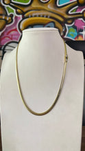 Cargar imagen en el visor de la galería, Cadena tipo Serpiente De Mujer 4mm Oro 10k
