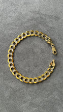 Cargar imagen en el visor de la galería, Pulsera Martillada 8mm Solida Oro 10k
