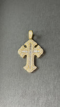 Cargar imagen en el visor de la galería, Dije De Cruz Chrome Oro 10k
