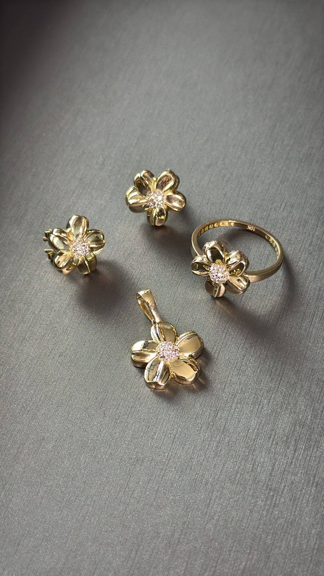 Juego Aretes, Anillo y Dije De Mujer Oro 10k