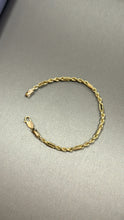 Cargar imagen en el visor de la galería, Pulsera Figaro 4mm Oro 10k
