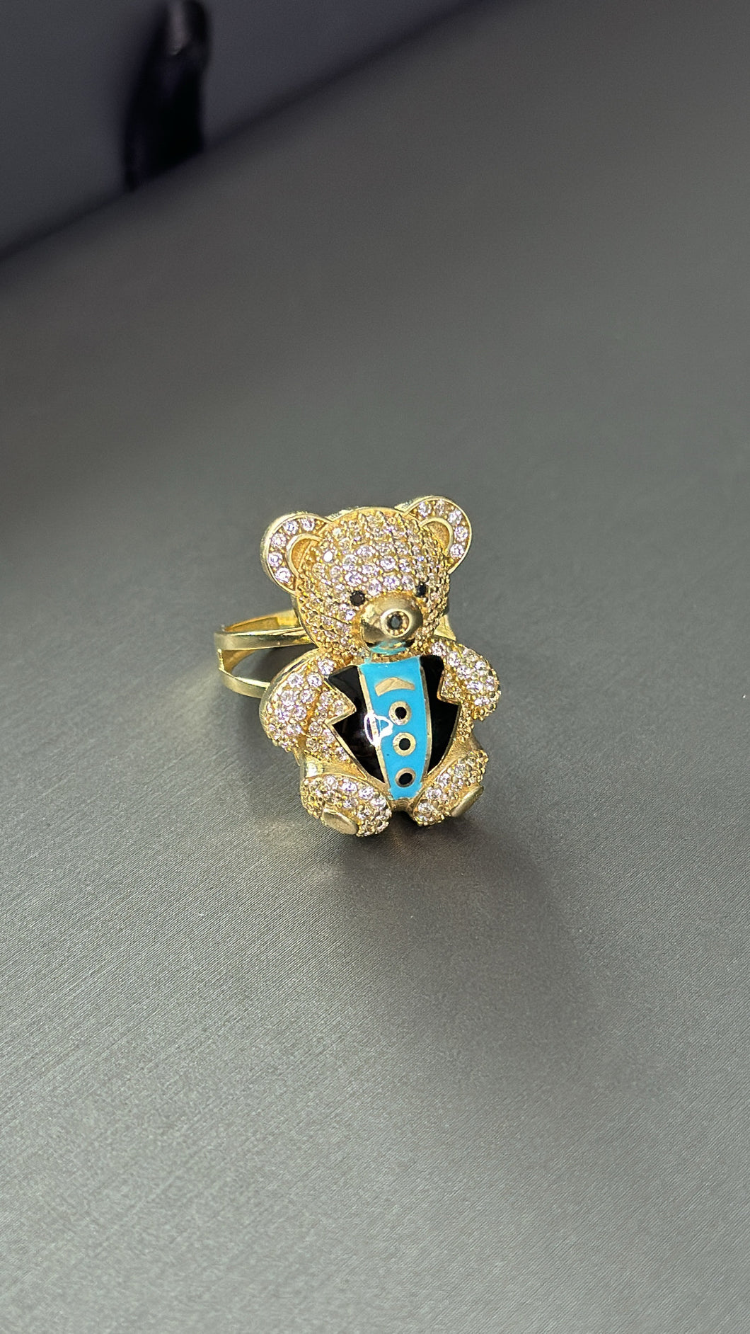 Anillo Oso Traje Celeste de Mujer Oro 10k