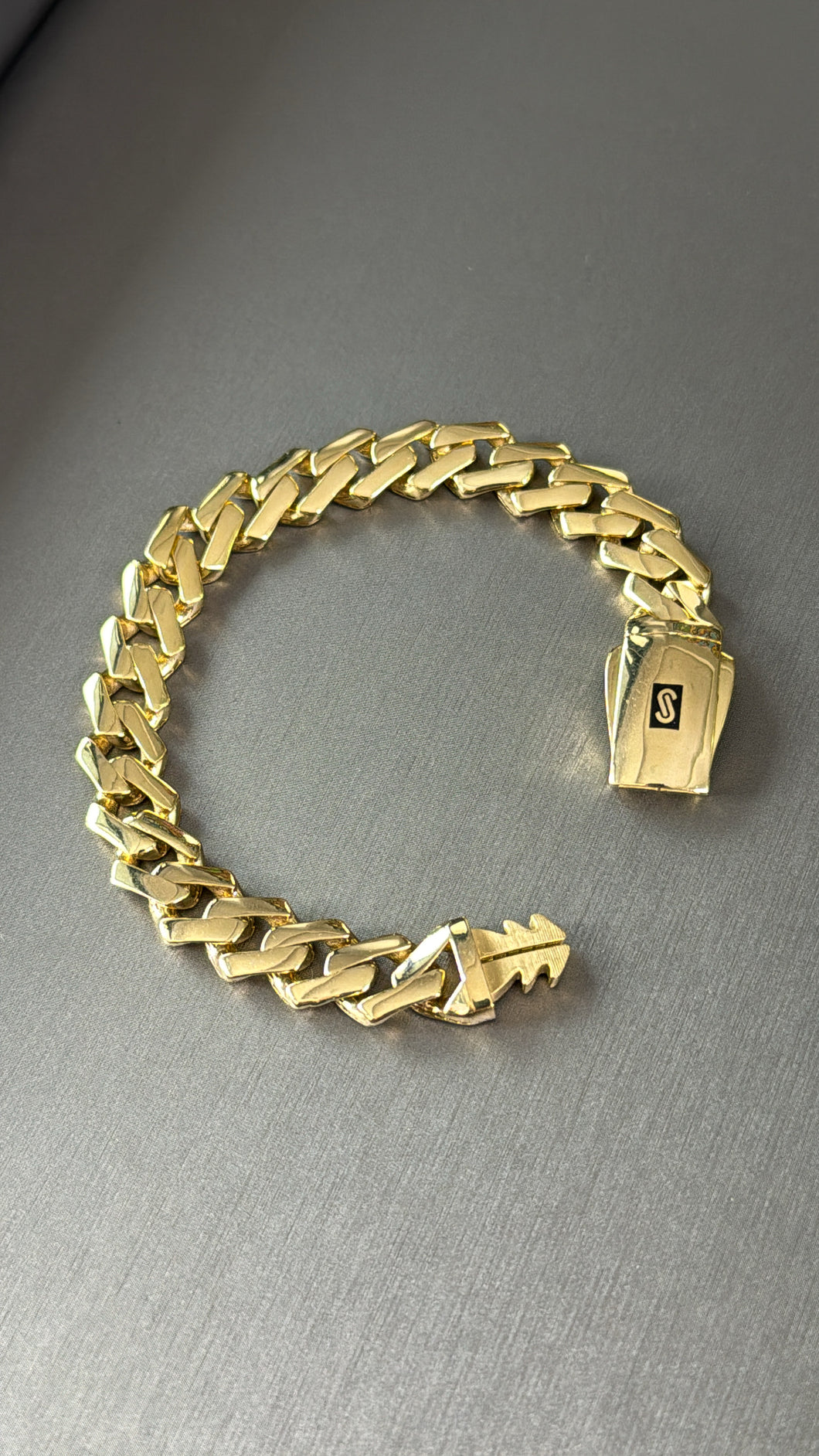 Pulsera Edge Lisa 11.5mm Oro 10k