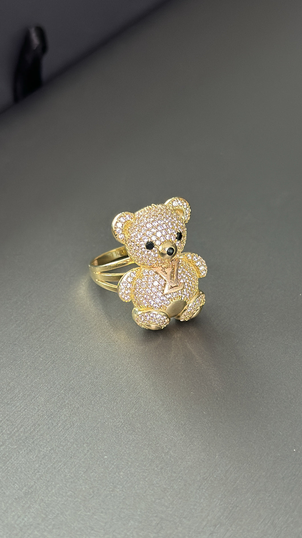 Anillo Oso LV de Mujer Oro 10k