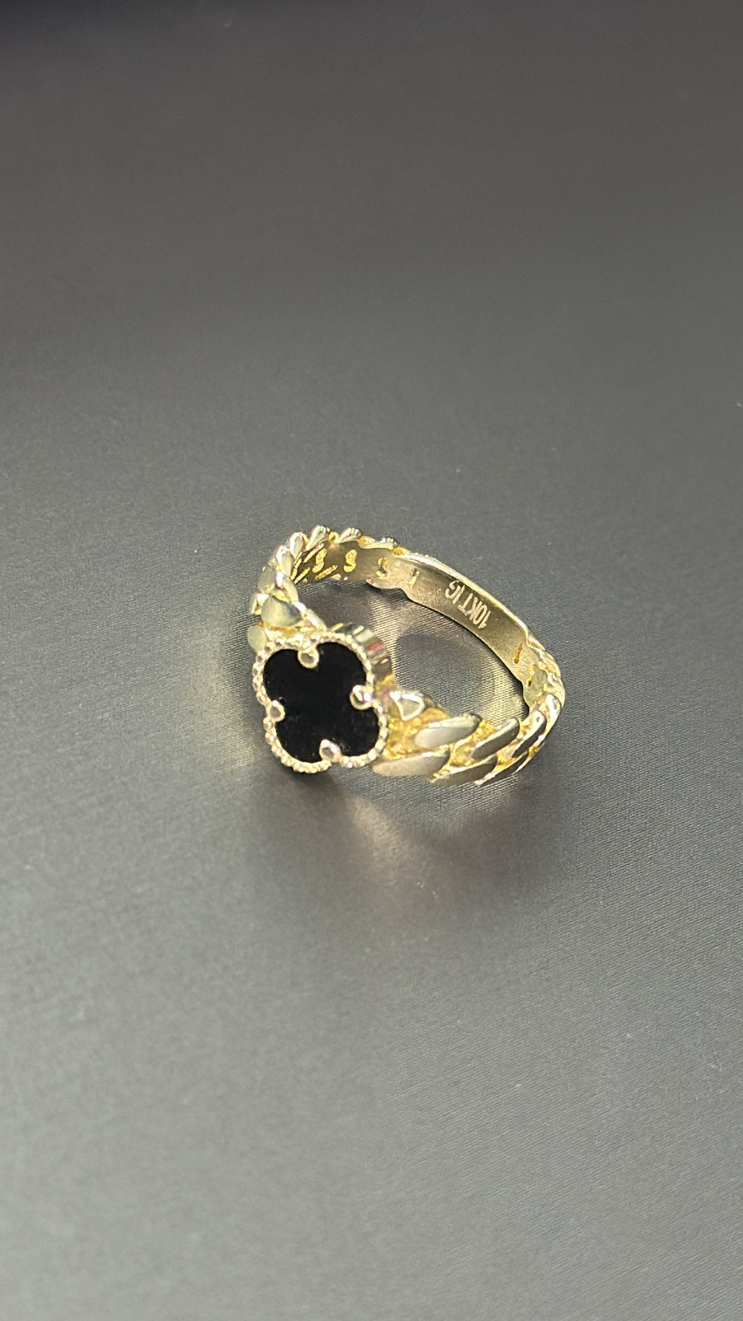 Anillo VC Negro de Mujer Oro 10k