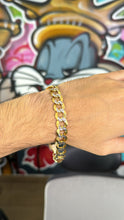 Cargar imagen en el visor de la galería, Pulsera Italiana Martillada 1.2cm Oro 10k
