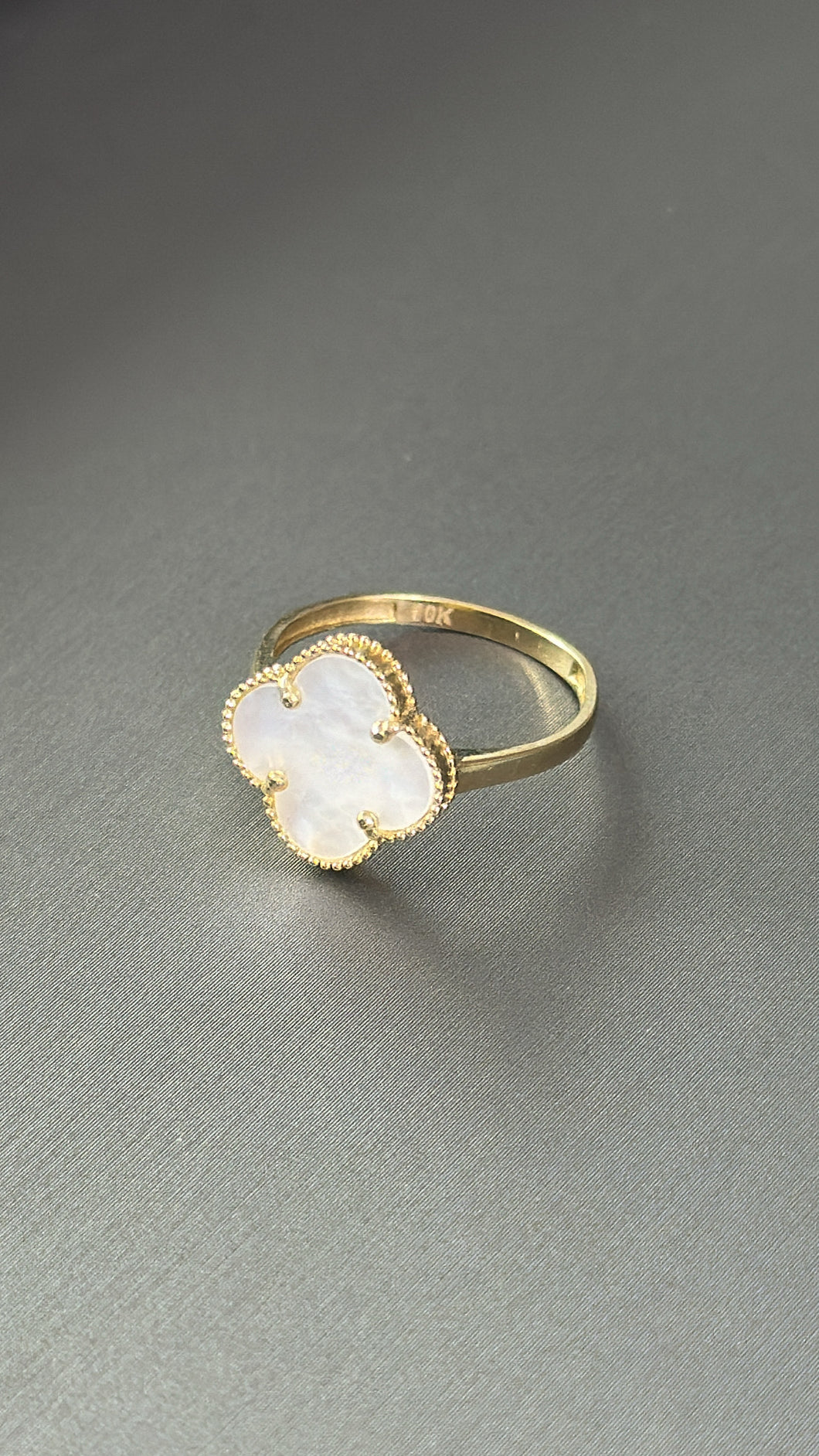 Anillo VC Blanco de Mujer Oro 10k