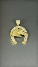 Cargar imagen en el visor de la galería, Dije Herradura Oro 10k
