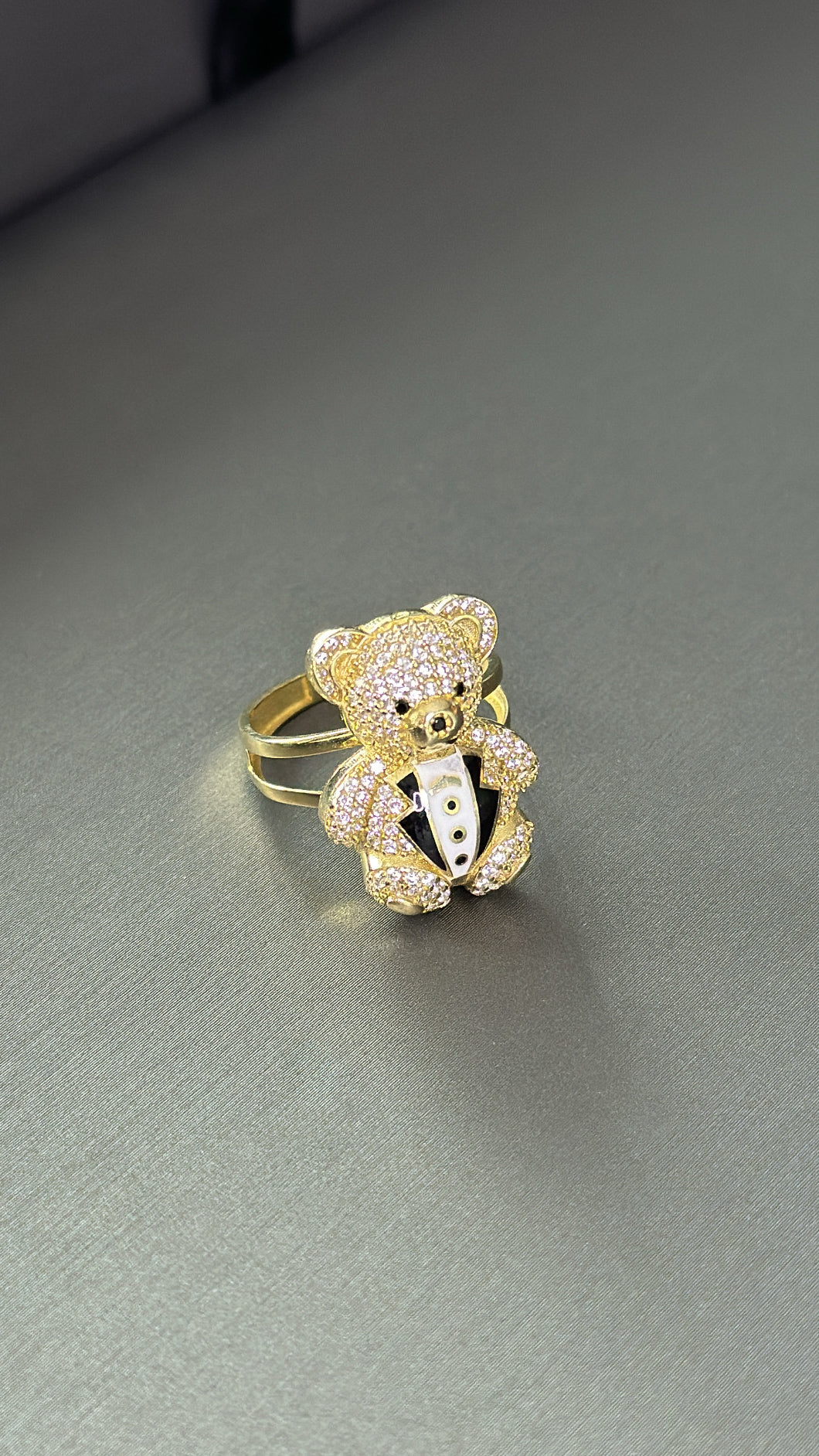 Anillo Oso Traje Blanco de Mujer Oro 10k