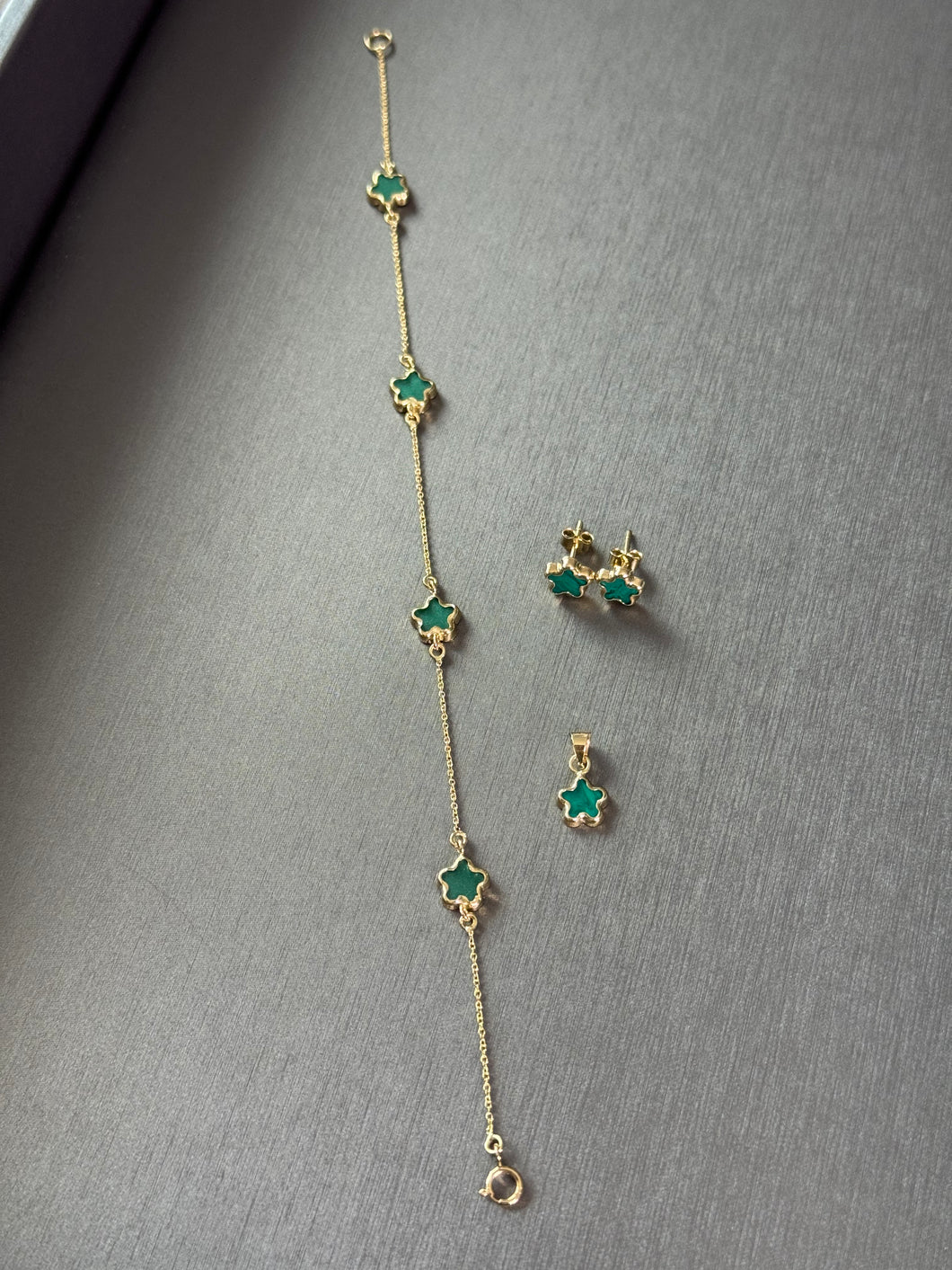 Juego Pulsera, Aretes y Dije VC Verde De Mujer Oro 10k